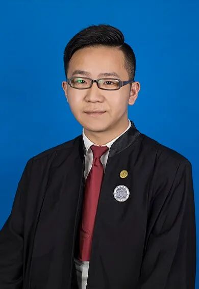熊也律师法袍照